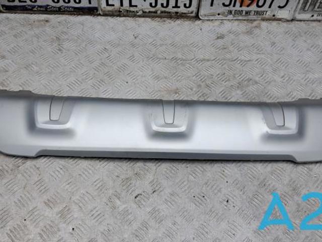 BMW 51127400678 Накладка бампера заднего центральная в наличии Чернигов