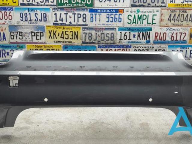 Бампер задний 51127475601 BMW