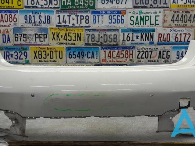 Бампер задний 51128064760 BMW
