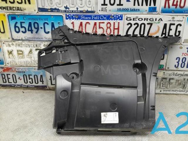 Правый кронштейн заднего бампера 51128066722 BMW