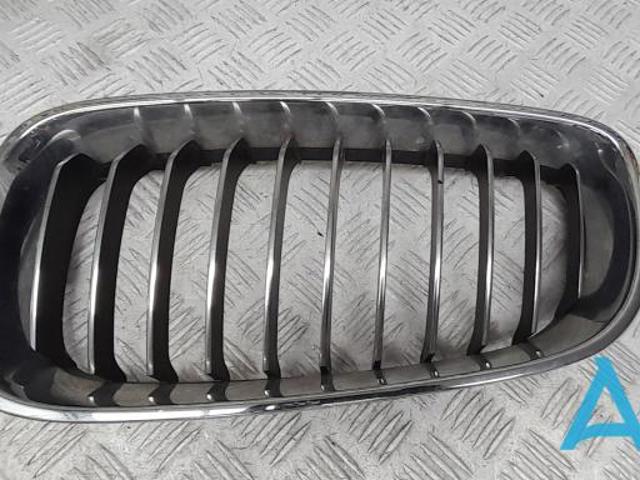 Решетка 51135A3D033 BMW