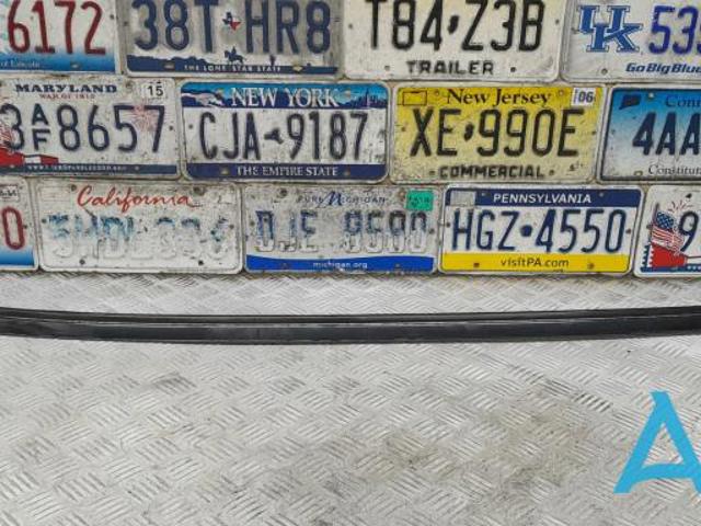 Молдинг крыши, правый 51137250402 BMW