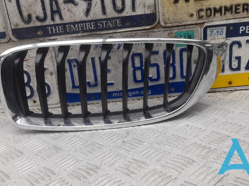 Решетка радиатора левая 51137294817 BMW
