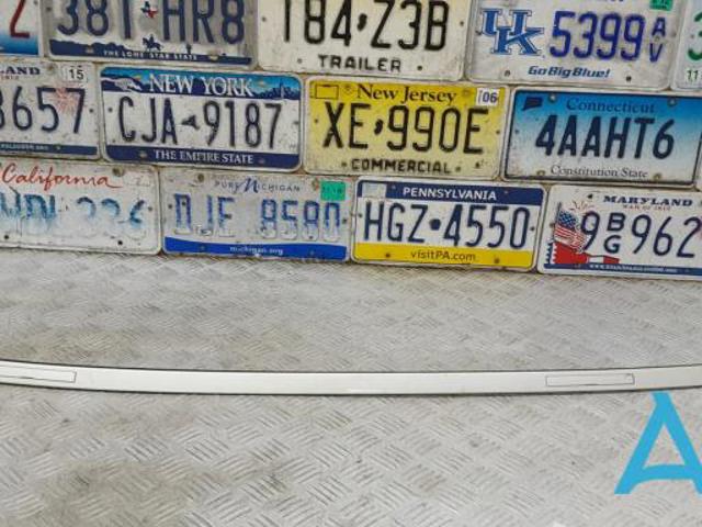 Молдинг крыши, правый 51137372800 BMW