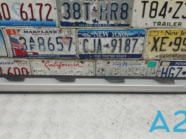 Молдинг двери передней левой нижний 51138499209 BMW