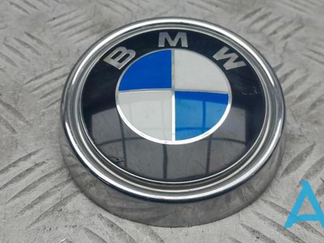 Фирменный значек капота 51147301062 BMW