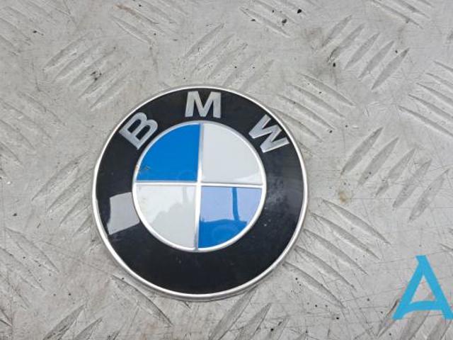 Фирменный значек капота 51147463684 BMW