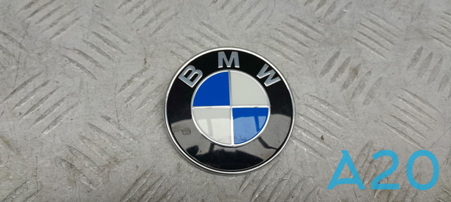 51147463715 BMW Эмблема крышки багажника (фирменный значок) купить в Николаев