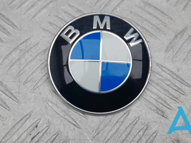 Фирменный значек на багажник 51147499154 BMW
