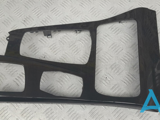 BMW 51169206389 Накладка декоративная центральной консоли в наличии Днепр