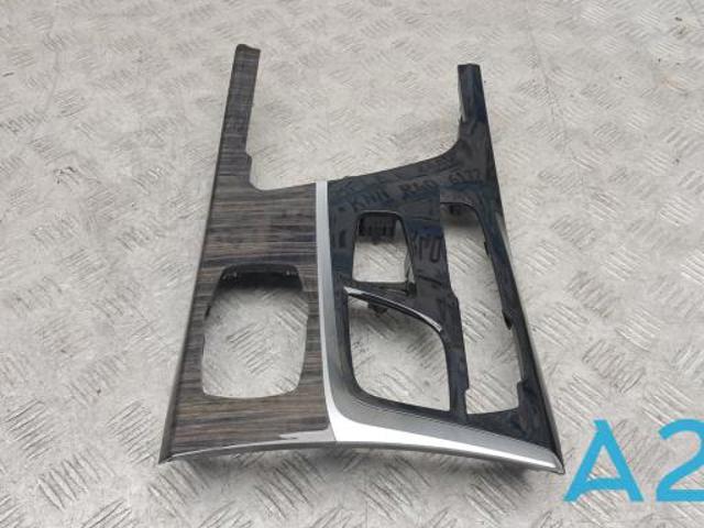 Облицовка рычага переключения передач АКПП 51169330688 BMW