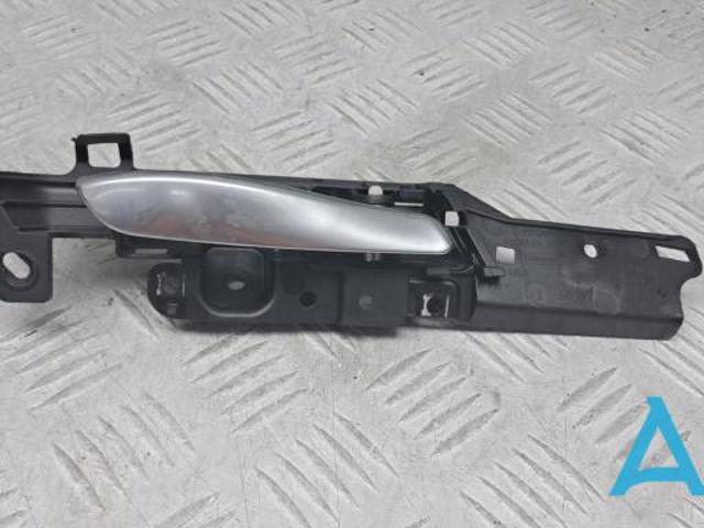 Ручка передней двери внутренняя, правая 51219112430 BMW
