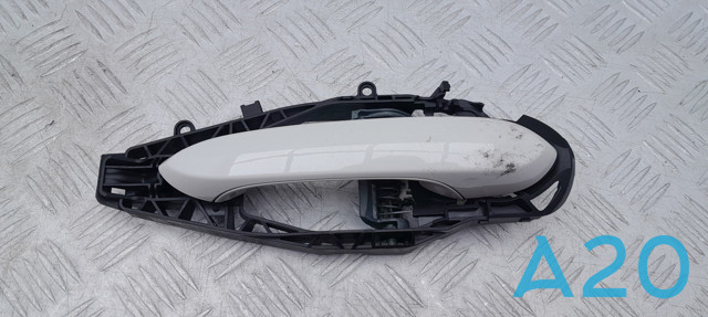 Ручка передней двери наружная, правая 51219491458 BMW