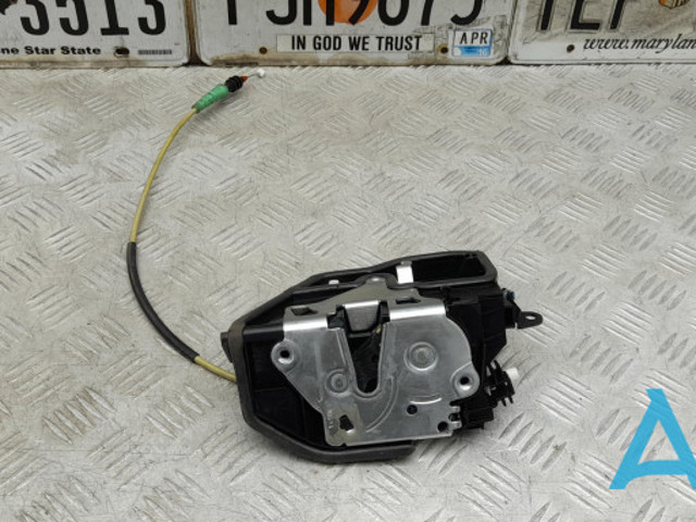 Замок задней левой двери 51227276673 BMW