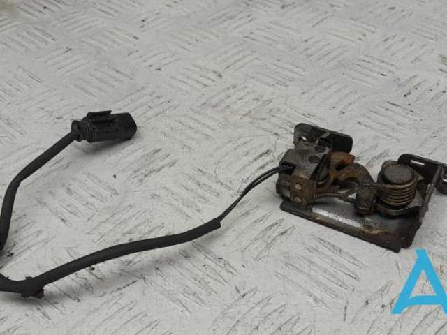 Замок капота, правый 51237178753 BMW