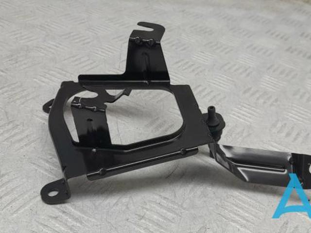 Кронштейн бампера переднего 51247349307 BMW