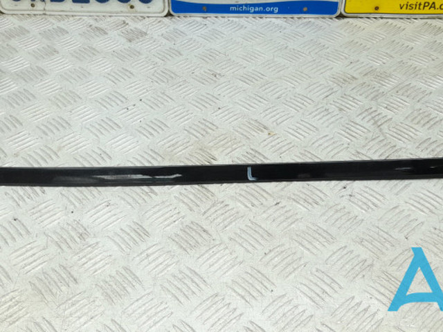 51317250395 BMW Молдинг лобового стекла левый купить в Украина