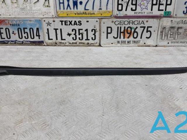 Молдинг ветрового стекла левый 51317427873 BMW