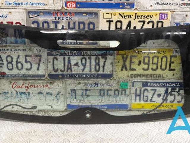 Стекло двери задка 51319807921 BMW