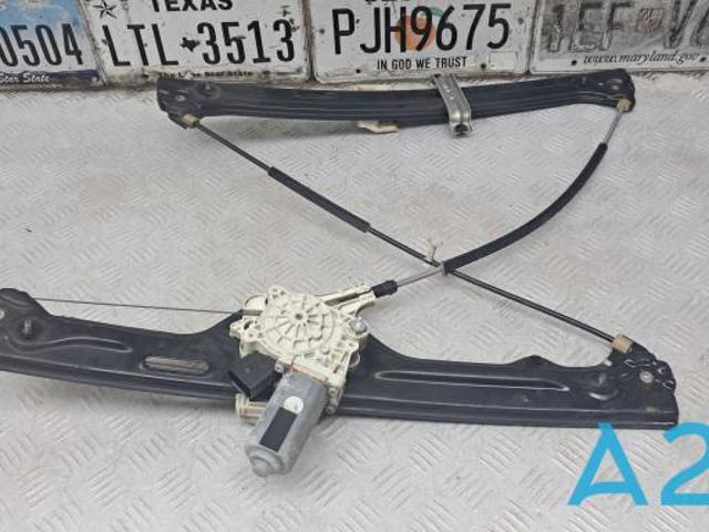 Стеклоподъемник передней левой двери 51337166379 BMW