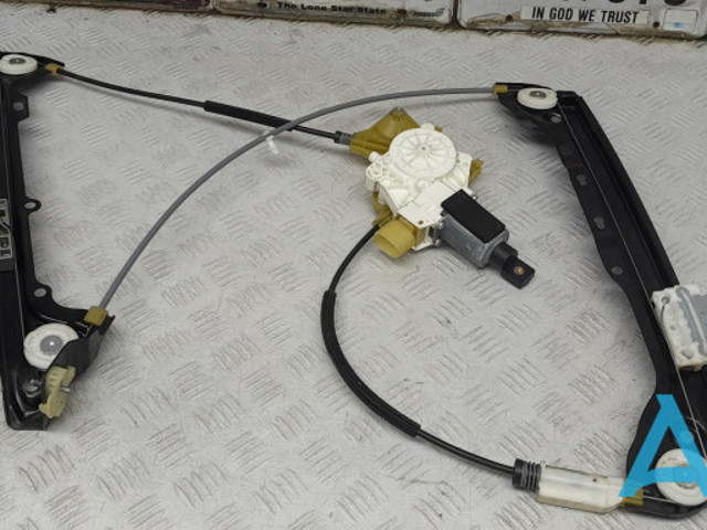 Стеклоподъемник передней правой двери 51337193456 BMW
