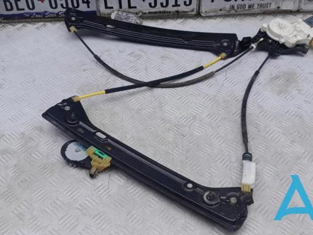 Стеклоподъемник передней правой двери 51337292120 BMW