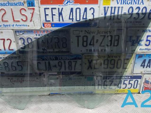 Стекло передней правой двери 51337337982 BMW