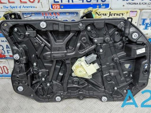 Стеклоподъемник передней левой двери 51337422879 BMW