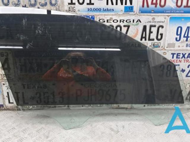 Стекло передней двери, правой 51337432230 BMW