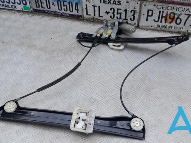 Стеклоподъемник передней правой двери 51339805670 BMW