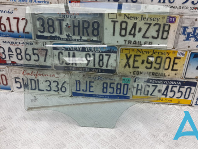 BMW 51357182117 Стекло двери задней левой в наличии Хмельницкий