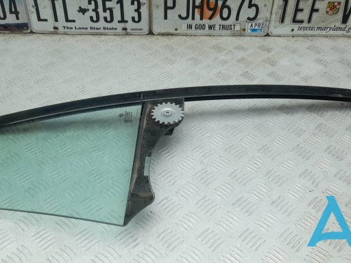 Уголок задней правой двери 51357197886 BMW