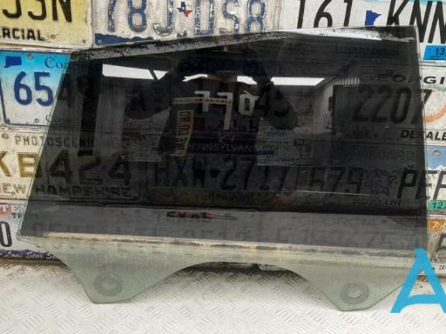 Стекло задней правой двери 51357291418 BMW