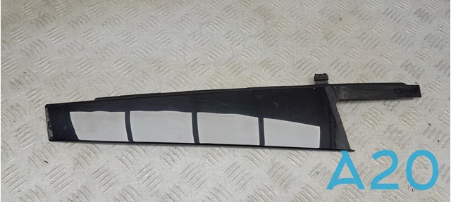BMW 51357349675 Накладка двери задней левой вертикальная в наличии Житомир