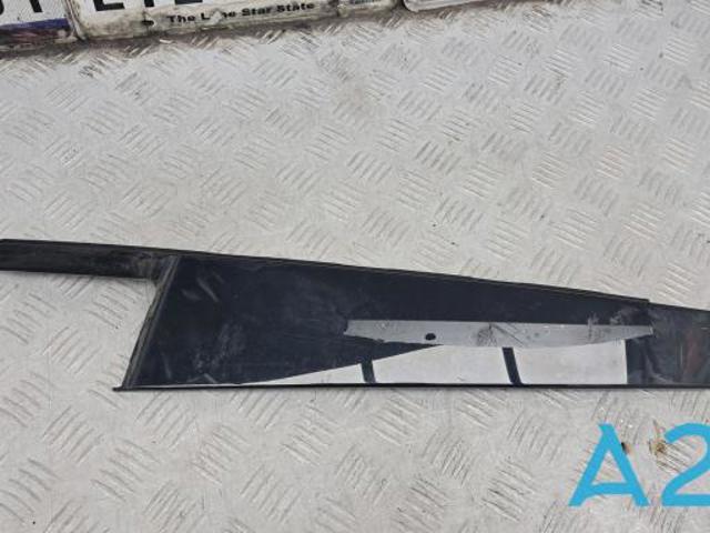51357349676 BMW Накладка двери задней правой вертикальная купить в Тернополь