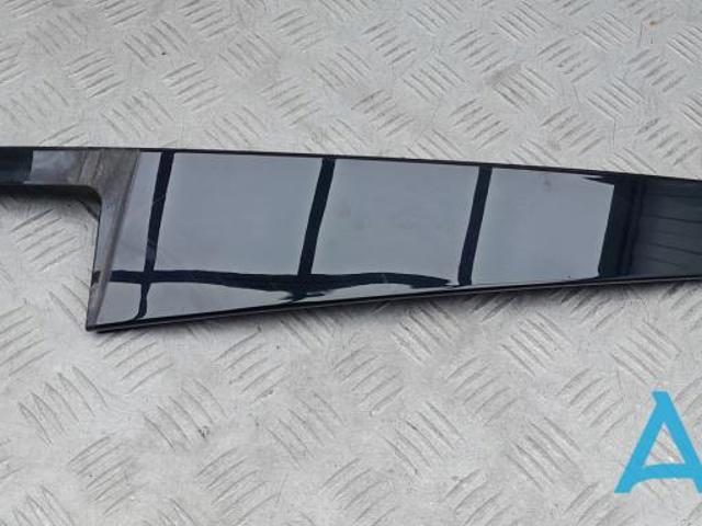 BMW 51357369886 Накладка двери задней правой вертикальная в наличии Украина