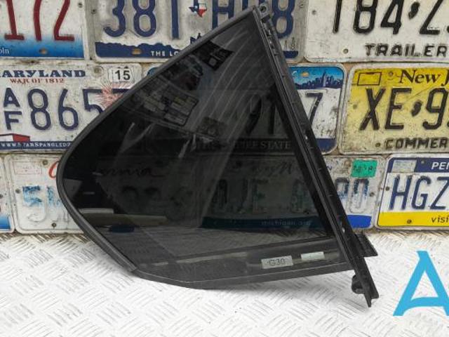 Окно надставки двери задней 51357381348 BMW