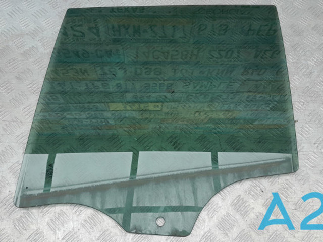 Стекло задней двери, левой 51357382139 BMW