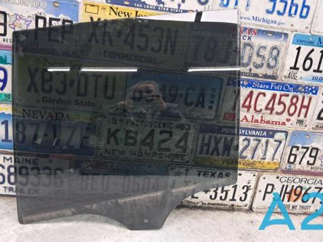 Стекло задней двери, левой 51357470629 BMW