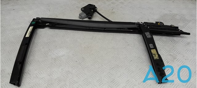 Шторка задней двери 51359168844 BMW