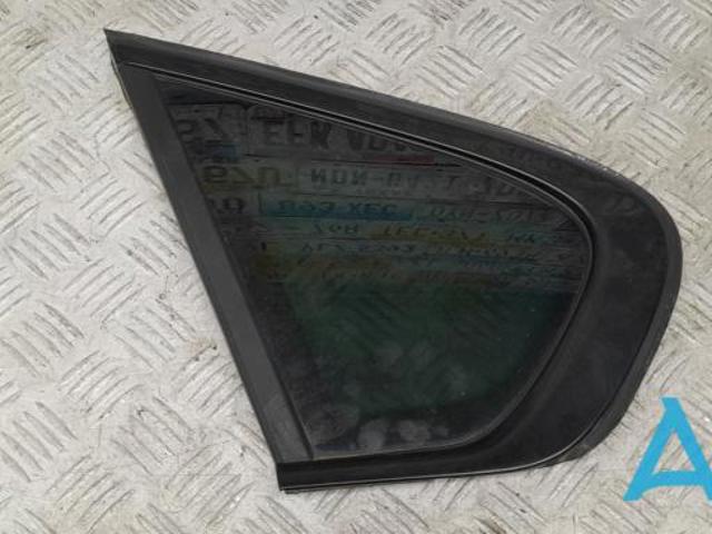 Стекло багажного отсека, левое 51377182327 BMW