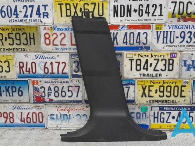 Обшивка стойки кузова внутренняя, средняя нижняя левая 51437358951 BMW