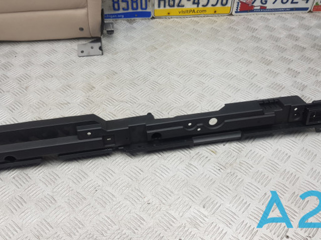 Правое крепление переднего бампера 51477145914 BMW