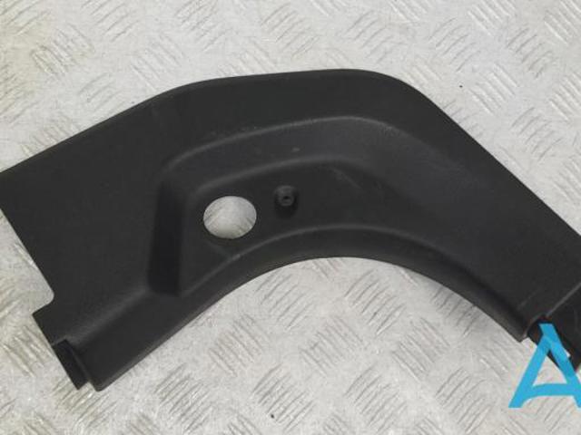 BMW 51477420949 Обшивка стойки кузова внутренняя передняя правая в наличии Украина