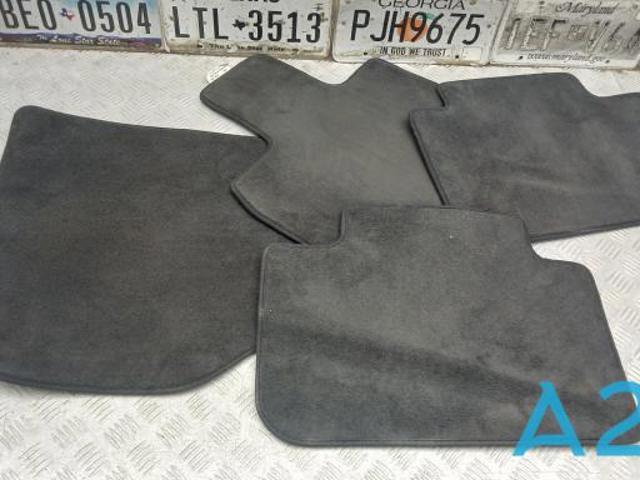 Комплект резиновых ковриков 51478745786 BMW