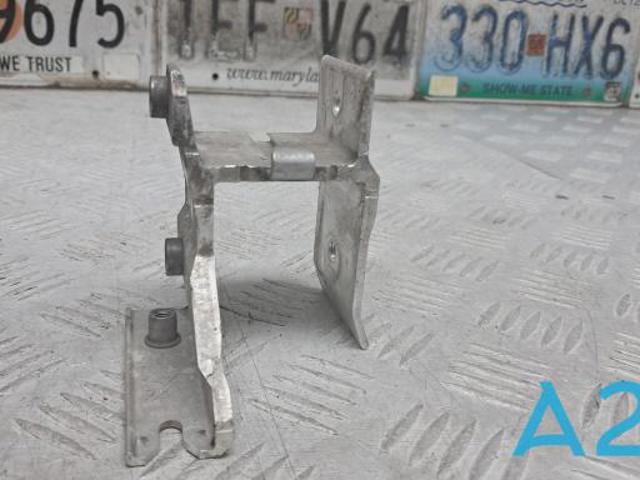 Кронштейн передней балки 51647245795 BMW
