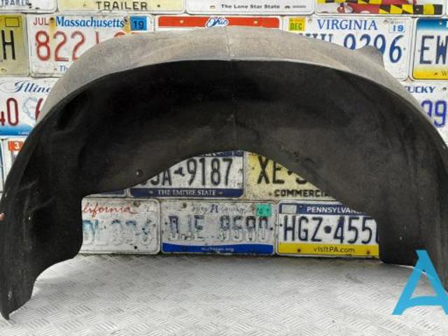Подкрылок задний правый 51717248212 BMW