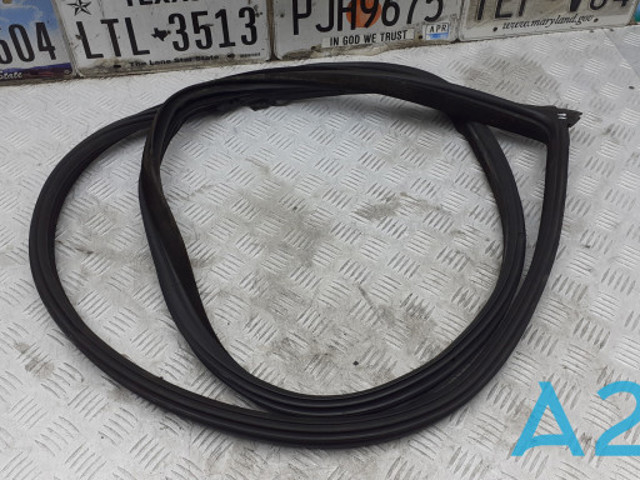 Прокладка двери передней правой 51767226396 BMW