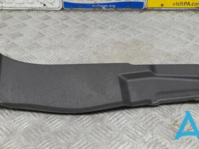 Уплотнитель арки крыла 51767329399 BMW