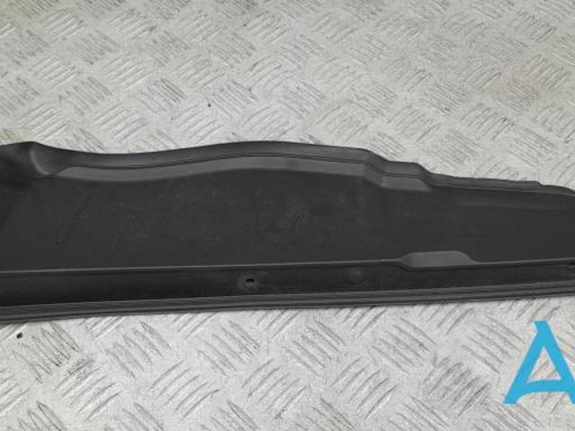 BMW 51767329400 Уплотнитель крыла в наличии Николаев